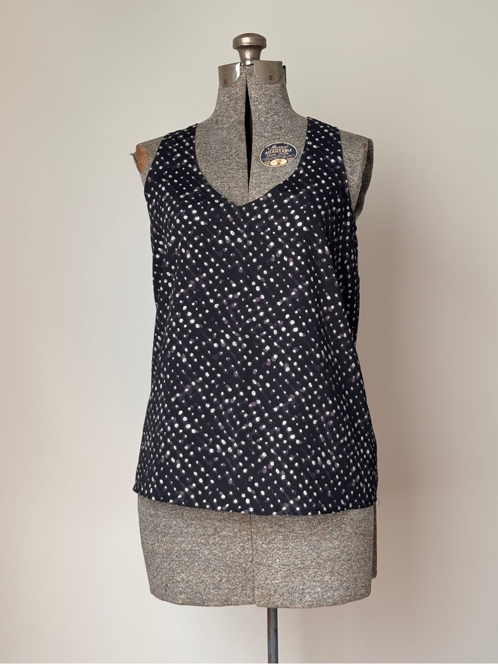 Nordstrom Eclair Sleeveless Black Polka Dot V-Neck Satin Blouse Tank